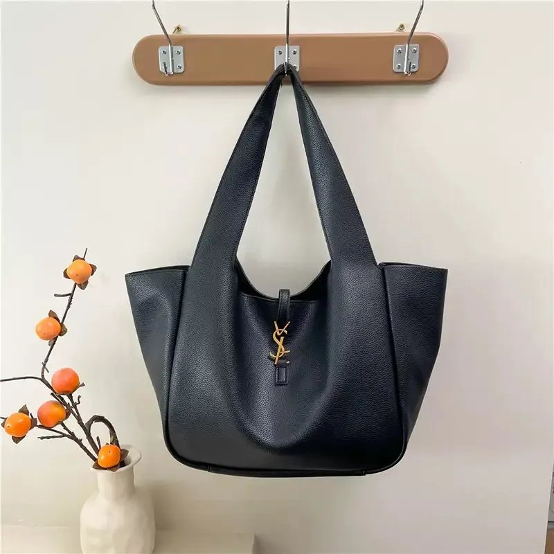 Luxury Designer Leather Tote And Carry Bags With Classic Pattern And ... Luxury Designer Leather Tote And Carry Bags With Classic Pattern And ...