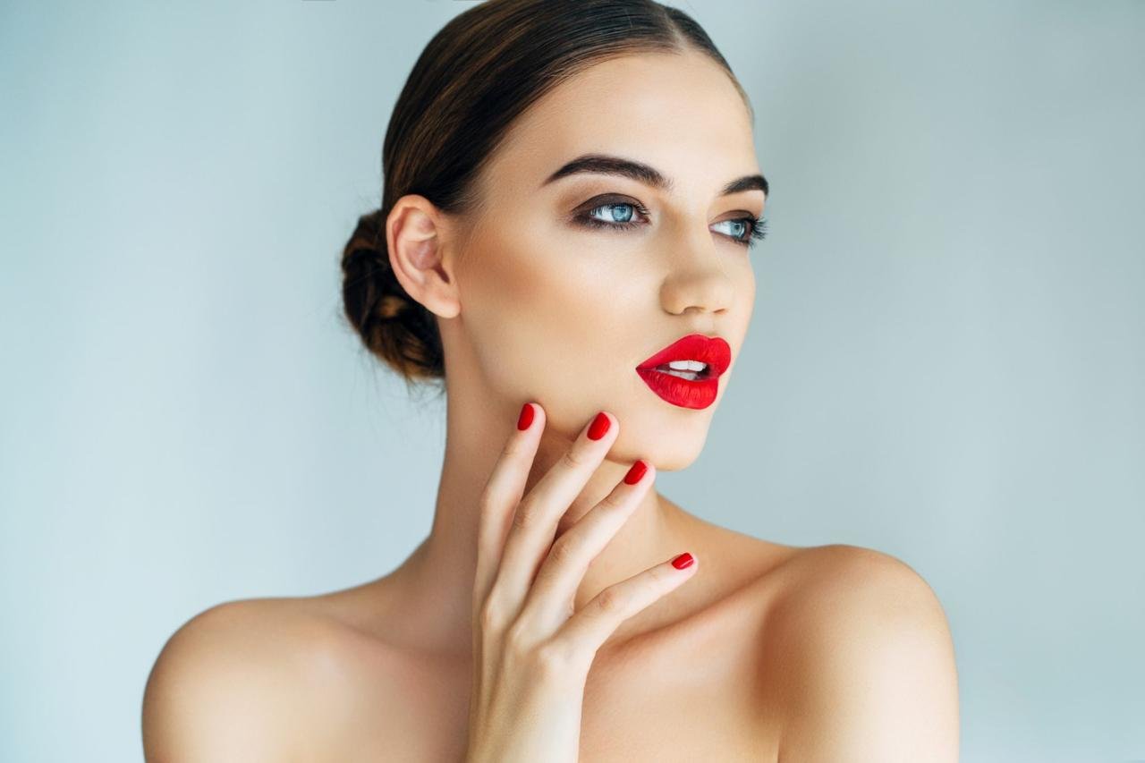 Beauty Trends by Decade: A Journey Through the Last 50 Years | Beauty Base Beauty Trends by Decade: A Journey Through the Last 50 Years | Beauty Base